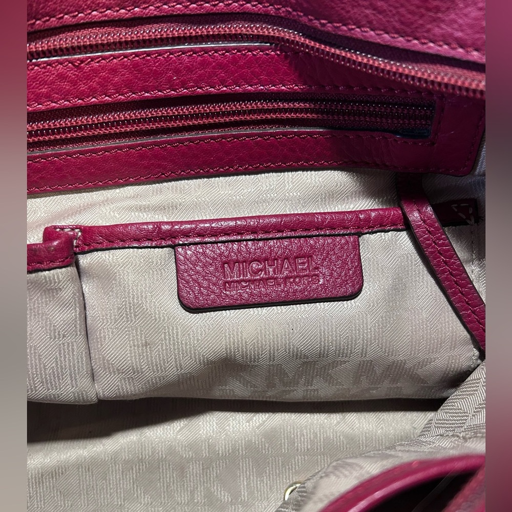 Michael Kors Bedford Red Pocket Tote - Picture 10 of 10